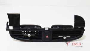 Gebrauchte Luftgitter Armaturenbrett Kia Picanto (JA) 1.0 12V Preis € 45,00 Margenregelung angeboten von Focus Automotive