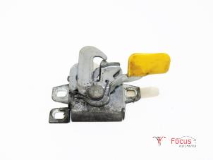 Used Bonnet lock mechanism Fiat Ducato (250) 2.3 D 130 Multijet 4x4 Price € 25,00 Margin scheme offered by Focus Automotive