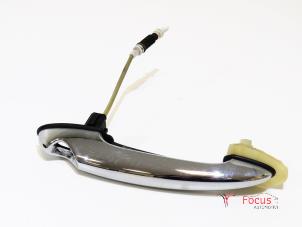 Usados Manija de puerta de 4 puertas izquierda delante Mini Countryman (R60) 1.6 16V Cooper S Precio € 50,00 Norma de margen ofrecido por Focus Automotive