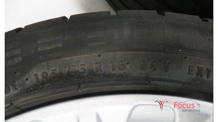 Set of wheels + tyres Ford Fiesta 6 1.6 TDCi 16V - 19545R16 Steel ...