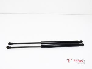 Used Set of tailgate gas struts Fiat 500 (312) 1.2 69 Price € 14,95 Margin scheme offered by Focus Automotive