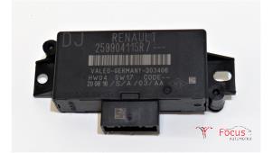 Usados Módulo PDC Renault Captur (2R) 1.5 Energy dCi 90 FAP Precio € 35,00 Norma de margen ofrecido por Focus Automotive