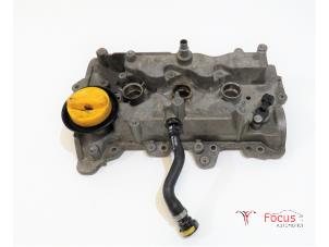 Used Rocker cover Renault Captur (2R) 0.9 Energy TCE 12V Price € 75,00 Margin scheme offered by Focus Automotive