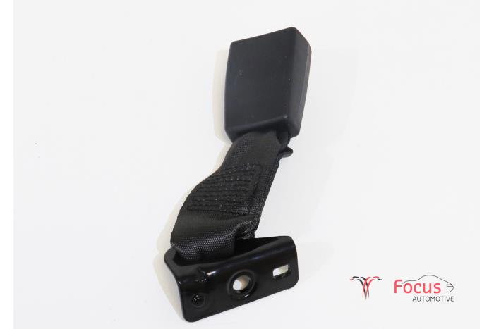 Insertion ceinture de sécurité arrière gauche d'un Fiat 500 (312) 0.9 TwinAir 80 2019