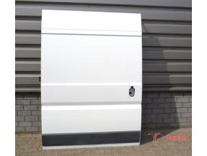 Used Sliding door, right Peugeot Boxer (U9) 2.0 BlueHDi 130 Price € 775,00 Margin scheme offered by Focus Automotive