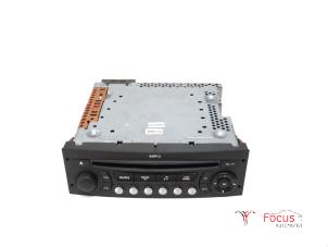 Used Radio CD player Peugeot 207 CC (WB) 1.6 16V Price € 50,00 Margin scheme offered by Focus Automotive