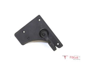 Used Sliding door lock mechanism, right Peugeot Boxer (U9) 2.0 BlueHDi 130 Price € 30,00 Margin scheme offered by Focus Automotive