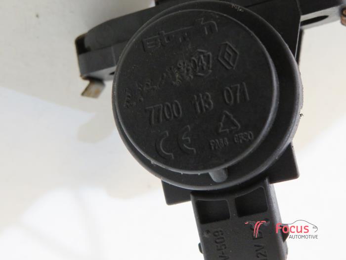 Turbo relief valve from a Opel Vivaro 2.0 CDTI 2009