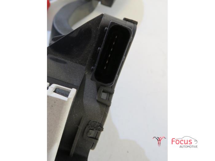 Throttle pedal position sensor Opel Corsa E 1.4 16V 13305804 B14XER