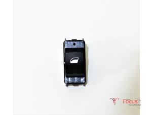 Usados Interruptor de ventanilla eléctrica Citroen C3 Aircross (2C/2R) 1.2 e-THP PureTech 110 Precio € 10,00 Norma de margen ofrecido por Focus Automotive