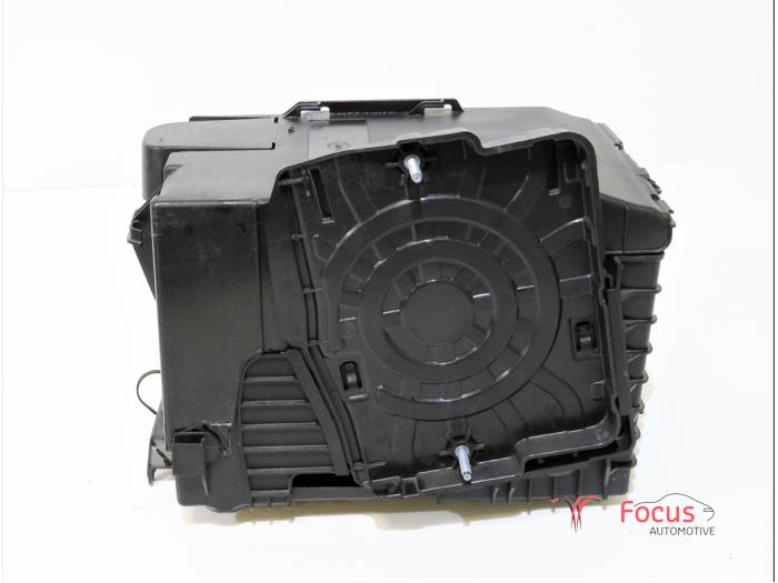 Begagnade Batterilåda Citroen C3 Aircross I (2C/2R) 1.2 e-THP PureTech 110 Pris € 24,95 Marginaltabell erbjuds av Focus Automotive