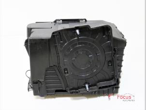 Usados Caja de batería Citroen C3 Aircross (2C/2R) 1.2 e-THP PureTech 110 Precio € 50,00 Norma de margen ofrecido por Focus Automotive