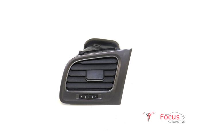 Kratka wentylacyjna deski rozdzielczej z Volkswagen Golf VII (AUA) 1.2 TSI BlueMotion 16V 2013