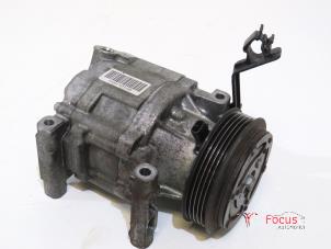 Usagé Pompe clim Fiat 500C (312) 1.2 69 Prix € 125,00 Règlement à la marge proposé par Focus Automotive
