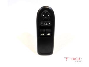 Usados Interruptor combinado de ventanillas Citroen C3 (SC) 1.0 Vti 68 12V Precio € 30,00 Norma de margen ofrecido por Focus Automotive