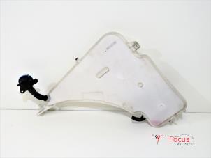 Used Front windscreen washer reservoir BMW 1 serie (F20) 118i 1.5 TwinPower 12V Price € 24,95 Margin scheme offered by Focus Automotive