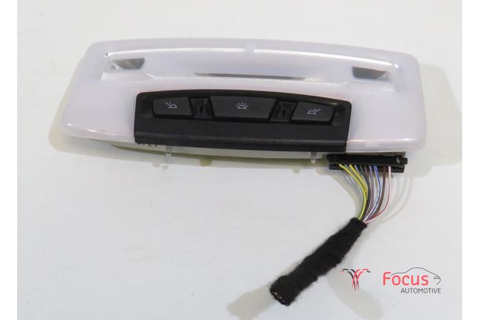 Begagnade Innerbelysning, bak BMW 1 serie (F20) 118i 1.5 TwinPower 12V Pris € 27,95 Marginaltabell erbjuds av Focus Automotive