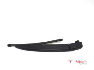Used Rear wiper arm Renault Clio IV (5R) 0.9 Energy TCE 90 12V Price € 20,00 Margin scheme offered by Focus Automotive