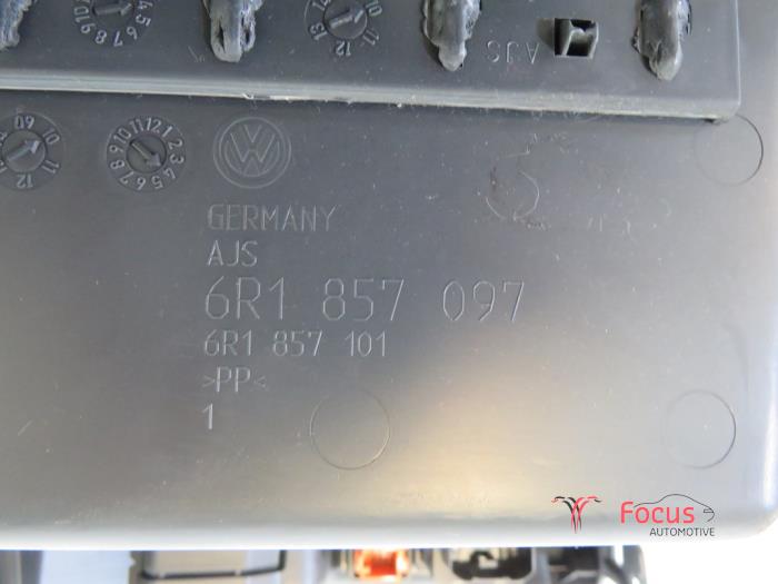 Boîte à gants d'un Volkswagen Polo V (6R) 1.6 TDI 16V 90 2010