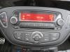 Reproductor de CD y radio de un Opel Corsa E 1.0 SIDI Turbo 12V 2016
