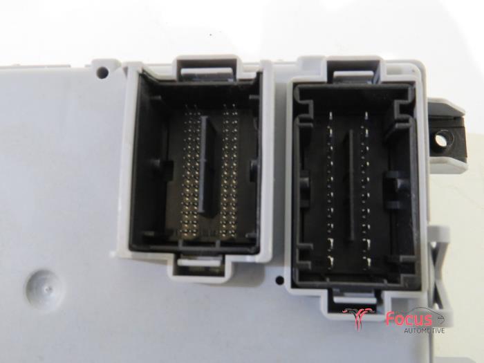Fuse box Fiat 500 1.2 69 N11042 FIAT Focus Automotive