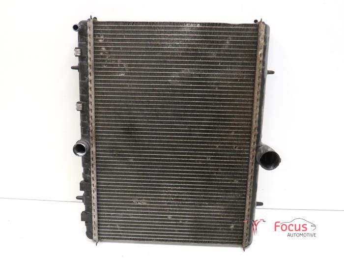 Radiator from a Peugeot Expert (G9) 2.0 HDi 120 2010