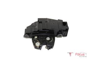 Używane Mechanizm zamka tylnej klapy Citroen C4 Picasso (UD/UE/UF) 1.6 HDi 16V 110 Cena € 25,00 Procedura marży oferowane przez Focus Automotive