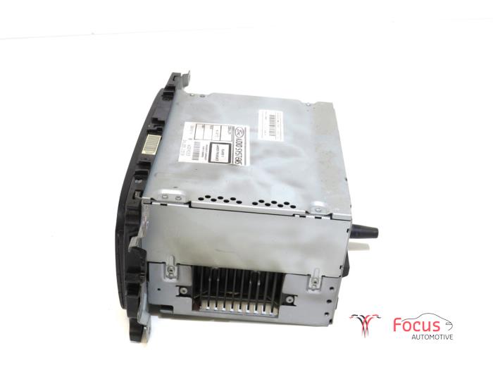 Radio CD player from a Ford Mondeo IV Wagon 2.0 TDCi 140 16V 2008