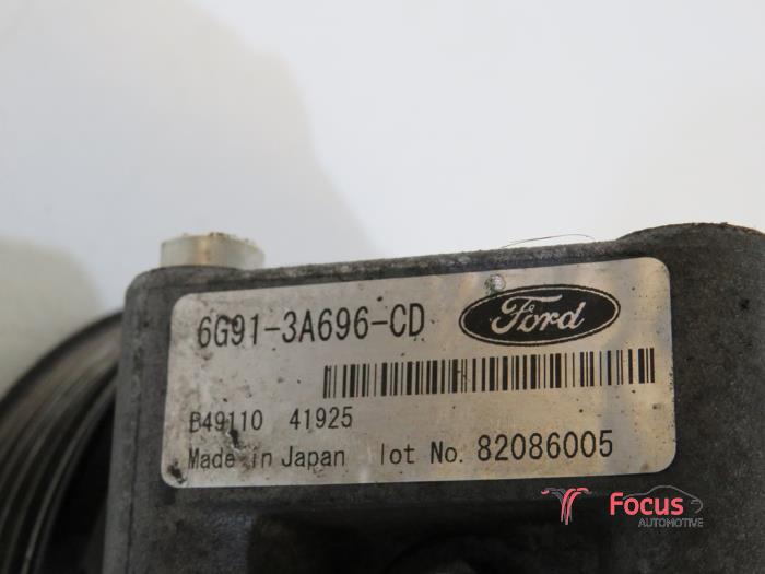 Bomba de dirección asistida de un Ford Mondeo IV Wagon 2.0 TDCi 140 16V 2008