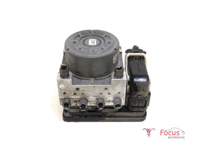 Usagé Bloc ABS Peugeot 208 I (CA/CC/CK/CL) 1.0 Vti 12V PureTech Prix € 99,95 Règlement à la marge proposé par Focus Automotive