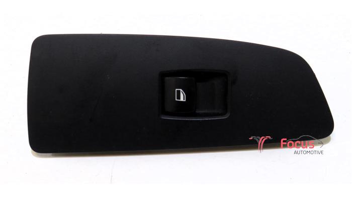 Usados Interruptor de ventanilla eléctrica BMW 1 serie (E87/87N) 118d 16V Precio € 0,95 Norma de margen ofrecido por Focus Automotive