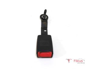 Używane Wtyk pasa bezpieczenstwa prawy przód Fiat Fiorino (225) 1.3 JTD 16V Multijet Cena € 14,95 Procedura marży oferowane przez Focus Automotive