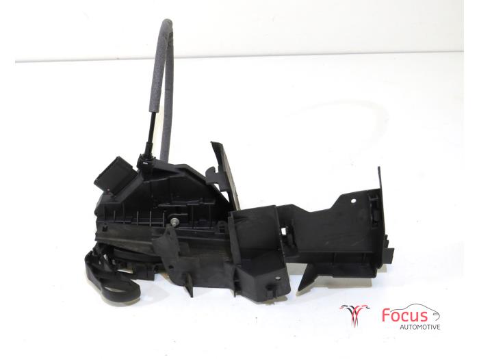 Türschlossmechanik 4-türig links vorne van een Ford Focus 3 1.0 Ti-VCT EcoBoost 12V 100 2014