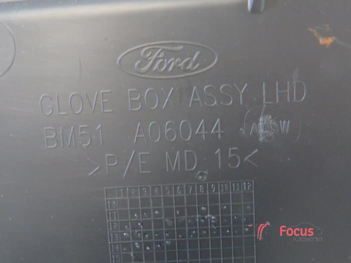 Guantera de un Ford Focus 3 1.0 Ti-VCT EcoBoost 12V 100 2014