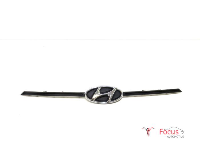Begagnade Emblem Hyundai i20 (GBB) 1.0 T-GDI 120 12V Pris € 50,00 Marginaltabell erbjuds av Focus Automotive