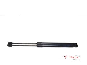 Used Set of tailgate gas struts Volkswagen Scirocco (137/13AD) 1.4 TSI 122 16V Price € 19,95 Margin scheme offered by Focus Automotive