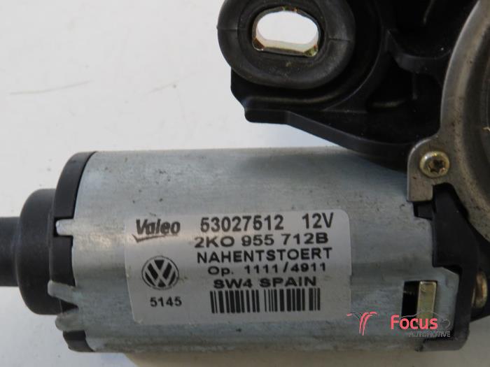 Rear wiper motor from a Volkswagen Caddy III (2KA,2KH,2CA,2CH) 1.9 TDI 2005