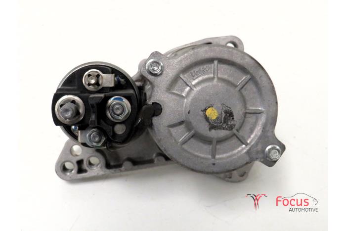 Starter from a Renault Clio IV (5R) 0.9 Energy TCE 90 12V 2015