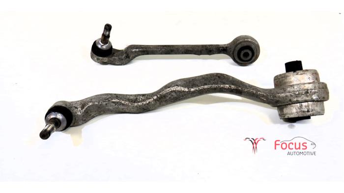 Front wishbone, left from a BMW 1 serie (F20) 116d 1.5 12V TwinPower 2016