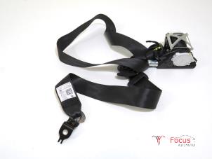 Used Front seatbelt, left Volkswagen Polo V (6R) 1.4 16V Price € 175,00 Margin scheme offered by Focus Automotive