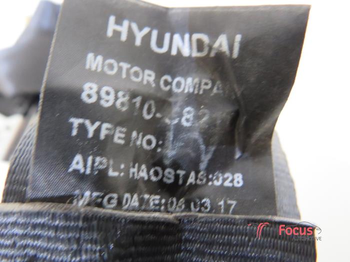 Ceinture arrière gauche d'un Hyundai i20 (GBB) 1.0 T-GDI 120 12V 2017