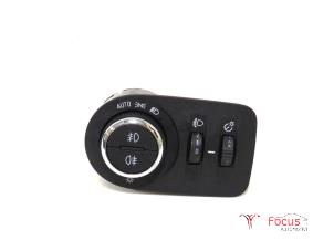 Used Light switch Opel Corsa V 1.2 12V 100 Price € 15,00 Margin scheme offered by Focus Automotive