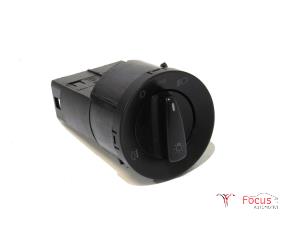 Used Light switch Skoda Fabia II (5J) 1.2i 12V Price € 15,00 Margin scheme offered by Focus Automotive