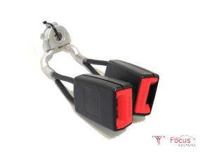 Usagé Insertion ceinture de sécurité arrière gauche Skoda Fabia II (5J) 1.2i 12V Prix € 25,00 Règlement à la marge proposé par Focus Automotive