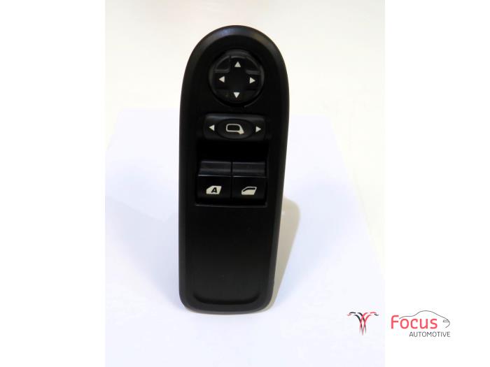 Usados Interruptor combinado de ventanillas Citroen C3 (SC) 1.4 HDi Precio € 35,00 Norma de margen ofrecido por Focus Automotive