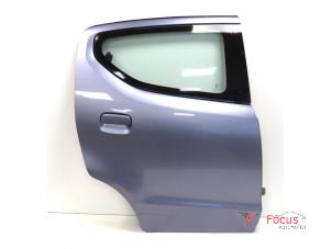 Używane Drzwi prawe tylne wersja 4-drzwiowa Nissan Pixo (D31S) 1.0 12V Cena € 99,95 Procedura marży oferowane przez Focus Automotive