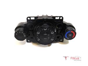 Usados Panel de control de calefacción Ford Fiesta 6 (JA8) 1.25 16V Precio € 24,95 Norma de margen ofrecido por Focus Automotive