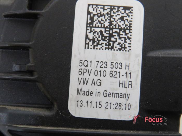 Sensor de posición de acelerador de un Volkswagen Golf VII (AUA) 1.2 TSI 16V 2016