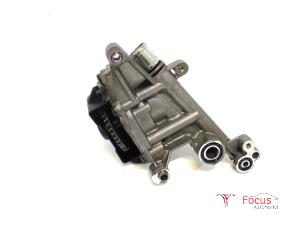 Used Oil pump Opel Corsa V 1.2 12V 100 Price € 74,95 Margin scheme offered by Focus Automotive
