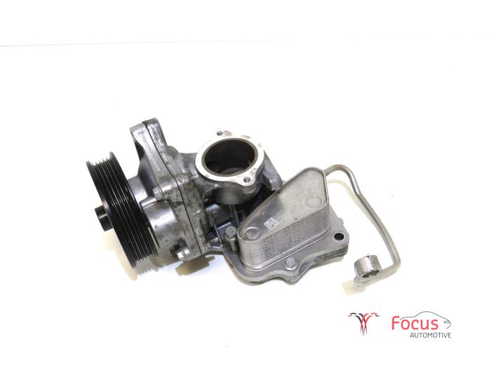 Begagnade Vattenpump Opel Corsa V 1.2 12V 100 Pris € 74,95 Marginaltabell erbjuds av Focus Automotive